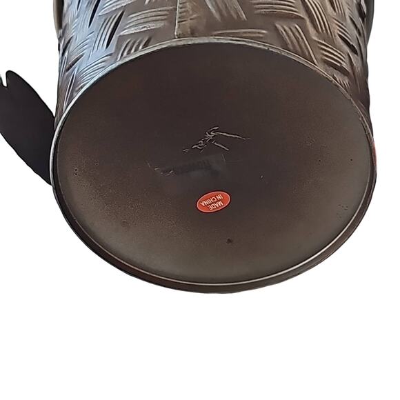 Flowers Turkey Metal Flower Pot with Plastic Insert 11" Tall x 7" Diameter - Picture 5 of 6